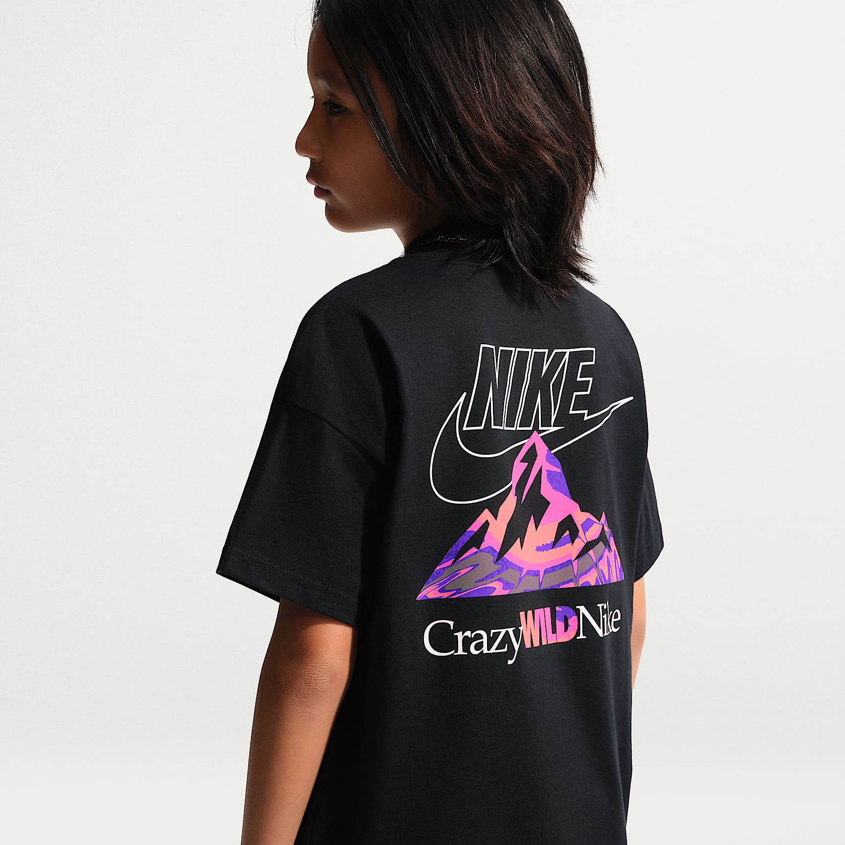 Nike Sportswear Older Kids' T-Shirt. Nike LU